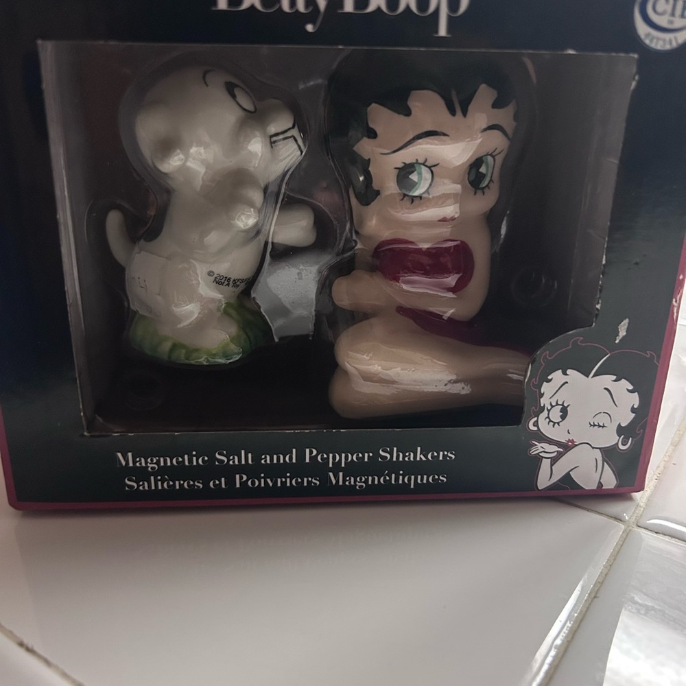 Betty Boop Red and Black Kitchen Tools Set